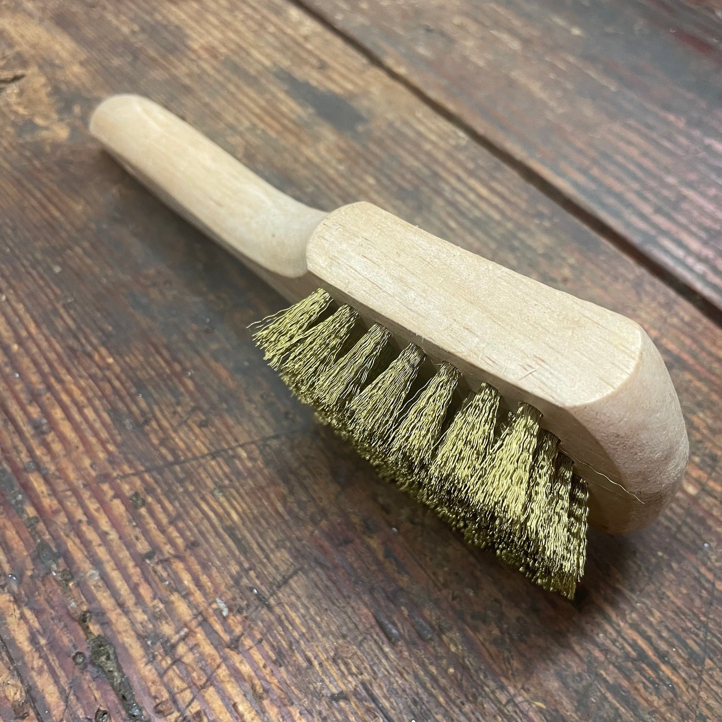 Magnolia Wooden Handle Brass Sidewall Brush (6-B)