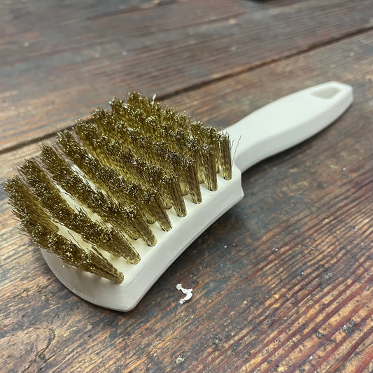 Magnolia Plastic Handled Brass Wire Brush (6-BP)