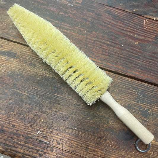 Magnolia Large Tampico Spoke Brush (625)